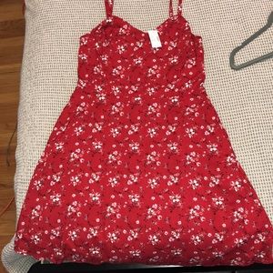 NWT red floral Maurices dress size medium *Pockets*
